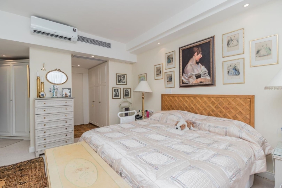 3 Bedroom Property for Sale in Sea Point Western Cape